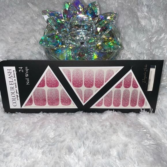 #0527 Colour Flash - Follow My Heart,hearts, ombré on baby pink base, nail wraps - Picture 7 of 12